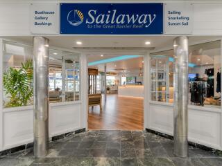 Sailaway Boathouse Lounge
